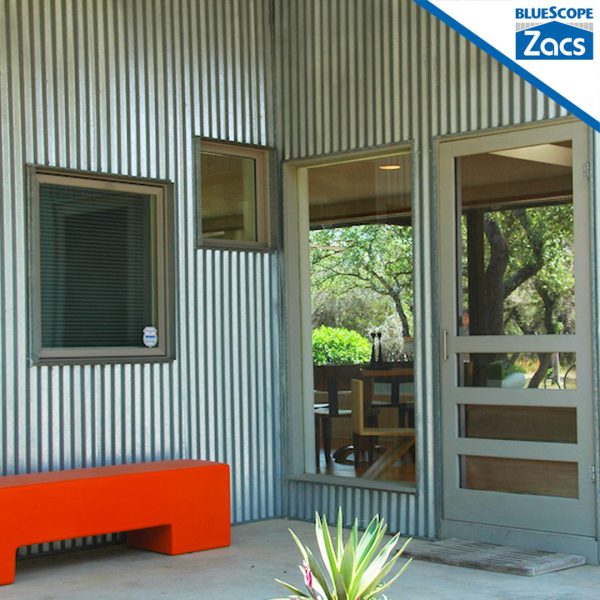 บานาน่า ลีฟ บลูสโคป แซคส์ (BLUESCOPE ZACS®)